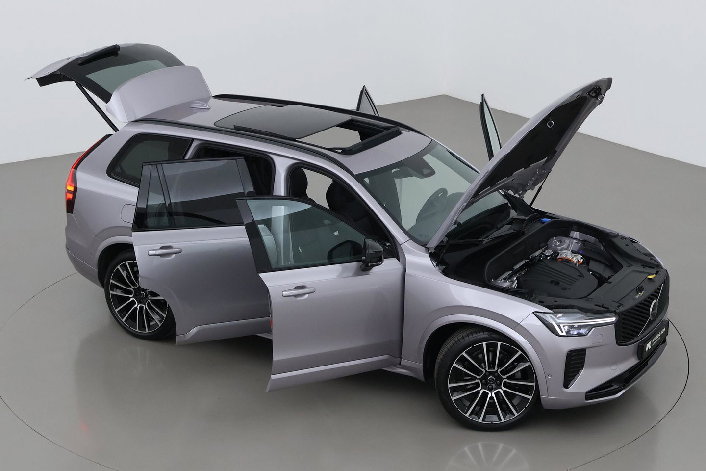 Volvo XC90 T8 Ultra Dark | Luchtvering | Bowers&Wilkins | 22 Inch | Panoramadak | Trekhaak | 360° Camera | Head-Up