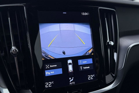 Volvo V60 2.0 B3 Momentum Advantage | Trekhaak | Camera | Cruise Control | Navigatie | Verwarmbare Voorruit | 19 Inch