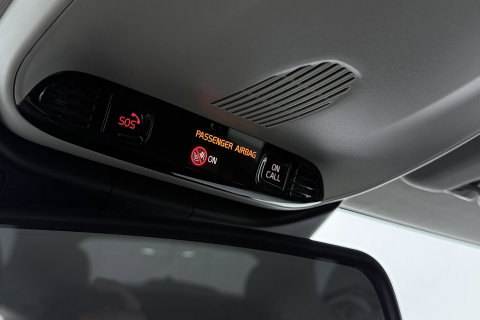 Volvo V60 2.0 B3 Momentum Advantage | Trekhaak | Camera | Cruise Control | Navigatie | Verwarmbare Voorruit | 19 Inch