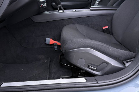 Volvo V60 2.0 B3 Momentum Advantage | Trekhaak | Camera | Cruise Control | Navigatie | Verwarmbare Voorruit | 19 Inch