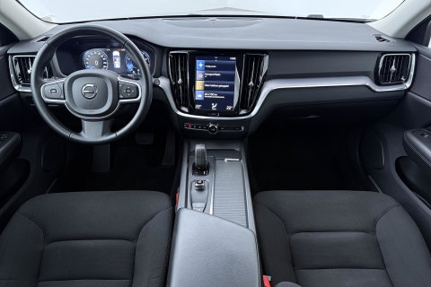 Volvo V60 2.0 B3 Momentum Advantage | Trekhaak | Camera | Cruise Control | Navigatie | Verwarmbare Voorruit | 19 Inch