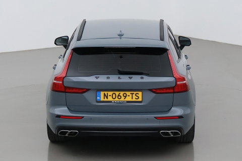 Volvo V60 2.0 B3 Momentum Advantage | Trekhaak | Camera | Cruise Control | Navigatie | Verwarmbare Voorruit | 19 Inch