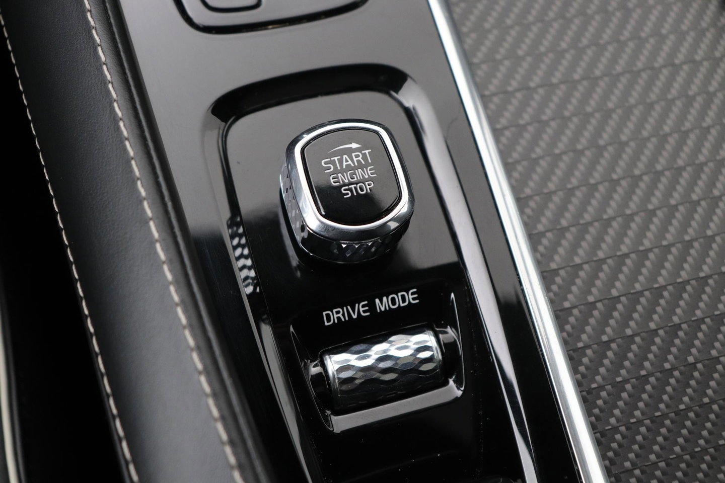 Volvo XC90 T8 Twin Engine R-Design | Luchtvering | Bowers&Wilkins | Panoramadak | 360° Camera | Head-Up | BLIS | Trekhaak | ACC