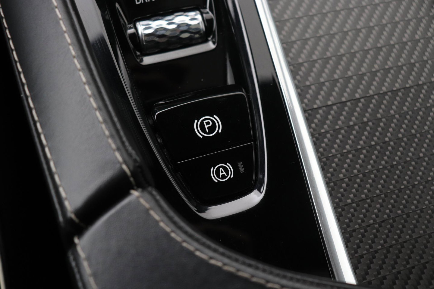 Volvo XC90 T8 Twin Engine R-Design | Luchtvering | Bowers&Wilkins | Panoramadak | 360° Camera | Head-Up | BLIS | Trekhaak | ACC