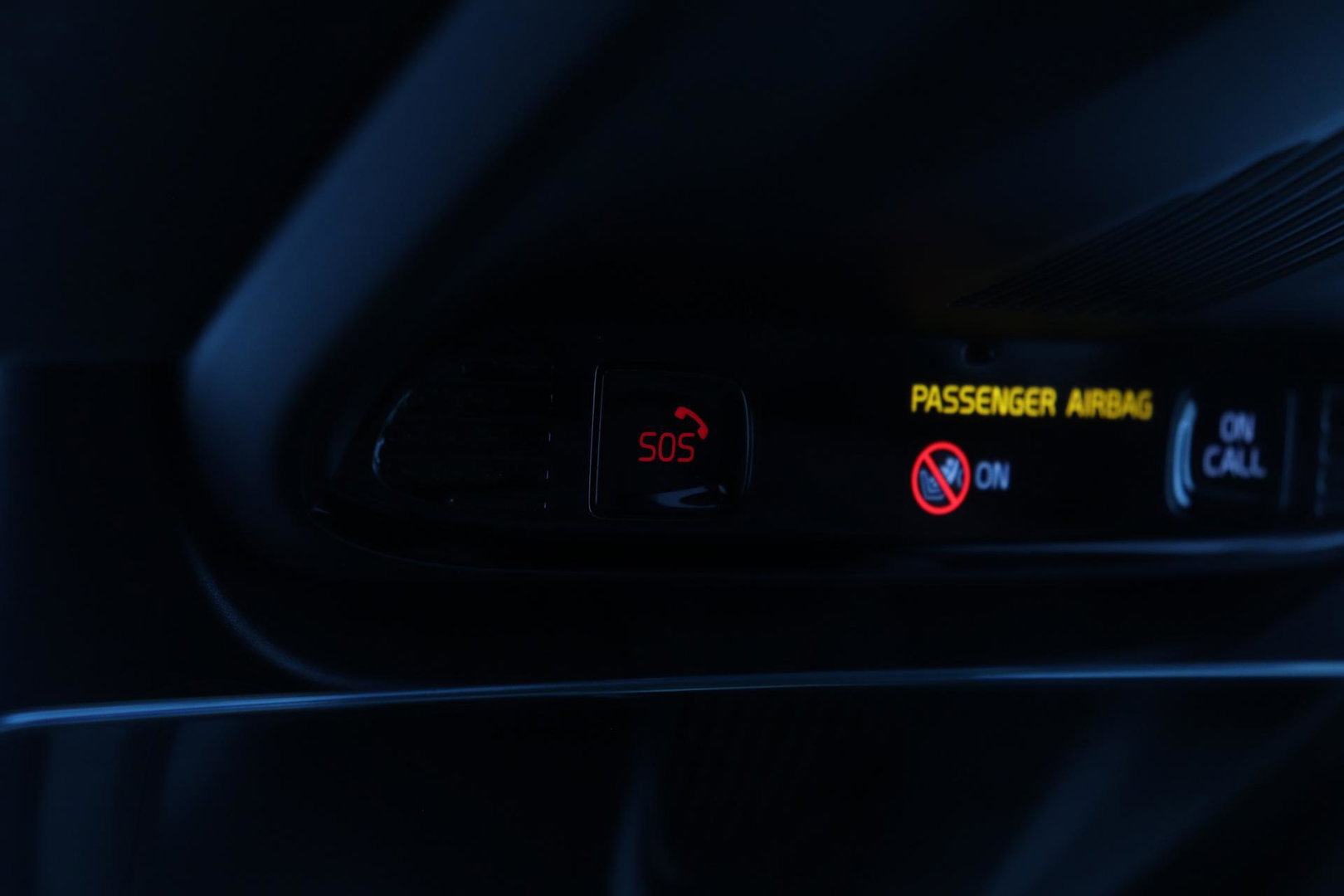 Volvo XC90 T8 Twin Engine R-Design | Luchtvering | Bowers&Wilkins | Panoramadak | 360° Camera | Head-Up | BLIS | Trekhaak | ACC