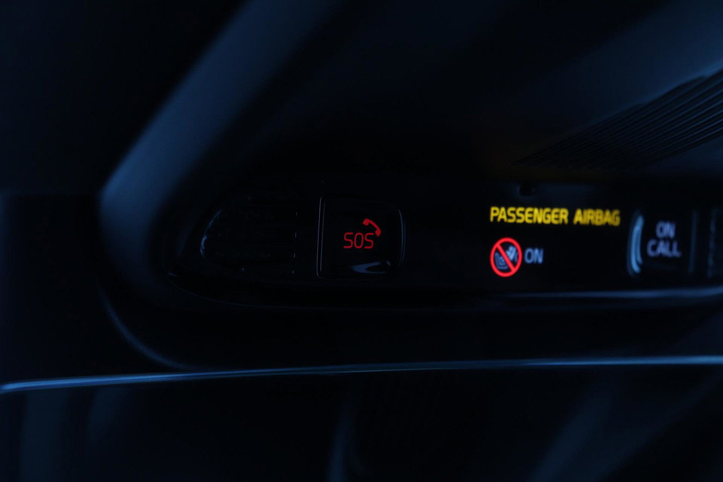 Volvo XC90 T8 Twin Engine R-Design | Luchtvering | Bowers&Wilkins | Panoramadak | 360° Camera | Head-Up | BLIS | Trekhaak | ACC