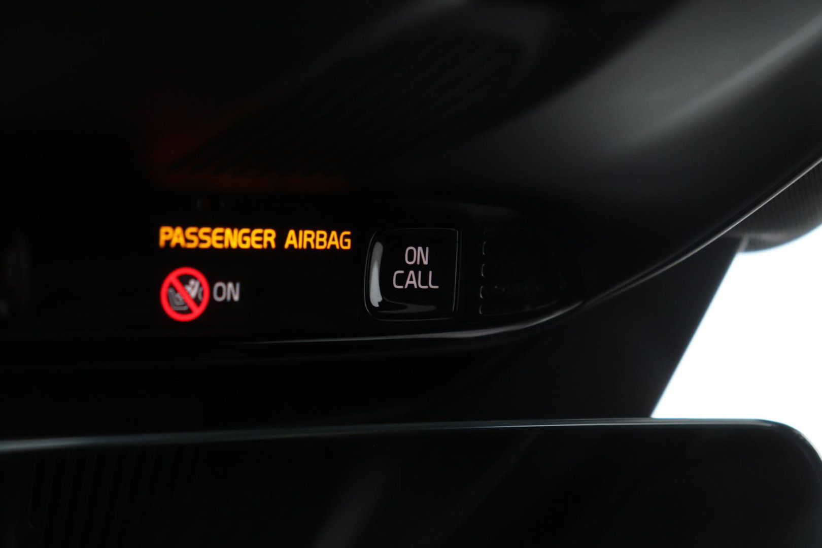 Volvo XC90 T8 Twin Engine R-Design | Luchtvering | Bowers&Wilkins | Panoramadak | 360° Camera | Head-Up | BLIS | Trekhaak | ACC