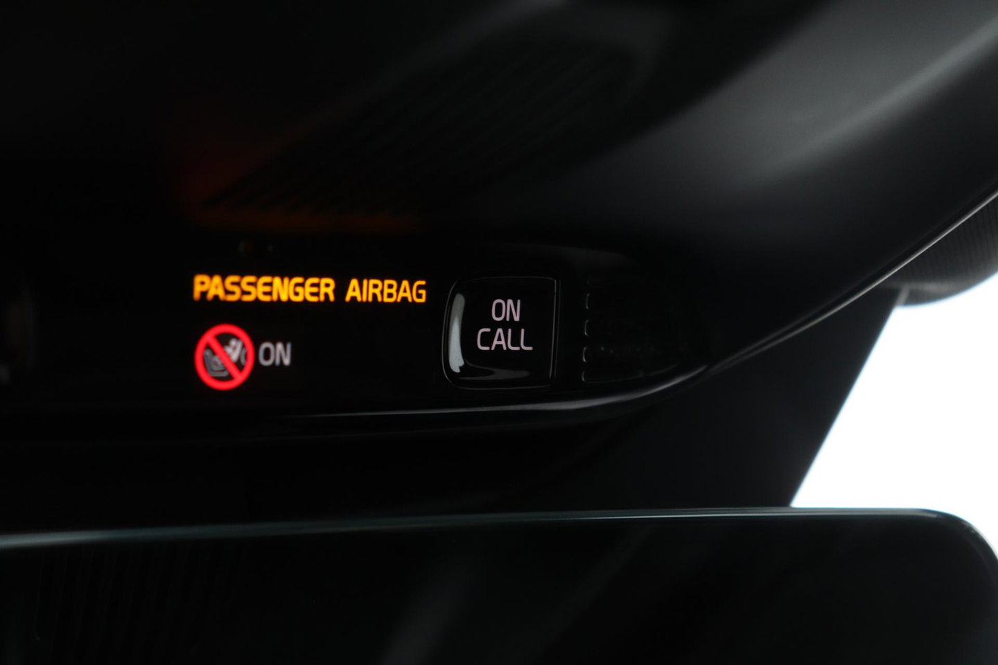 Volvo XC90 T8 Twin Engine R-Design | Luchtvering | Bowers&Wilkins | Panoramadak | 360° Camera | Head-Up | BLIS | Trekhaak | ACC