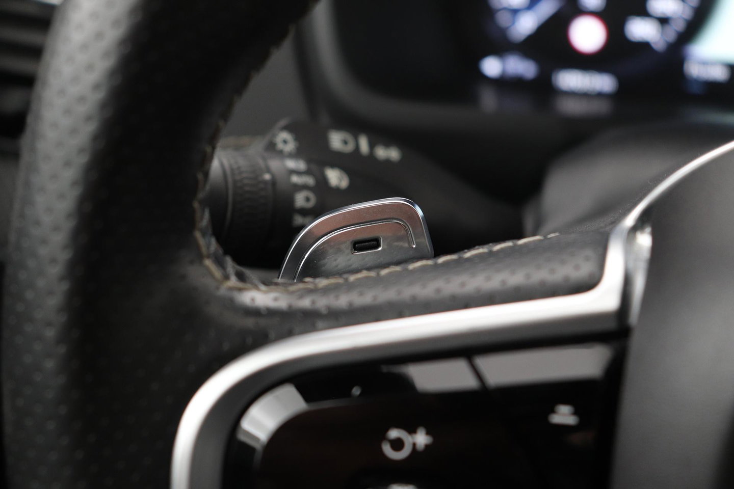 Volvo XC90 T8 Twin Engine R-Design | Luchtvering | Bowers&Wilkins | Panoramadak | 360° Camera | Head-Up | BLIS | Trekhaak | ACC