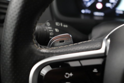 Volvo XC90 T8 Twin Engine R-Design | Luchtvering | Bowers&Wilkins | Panoramadak | 360° Camera | Head-Up | BLIS | Trekhaak | ACC