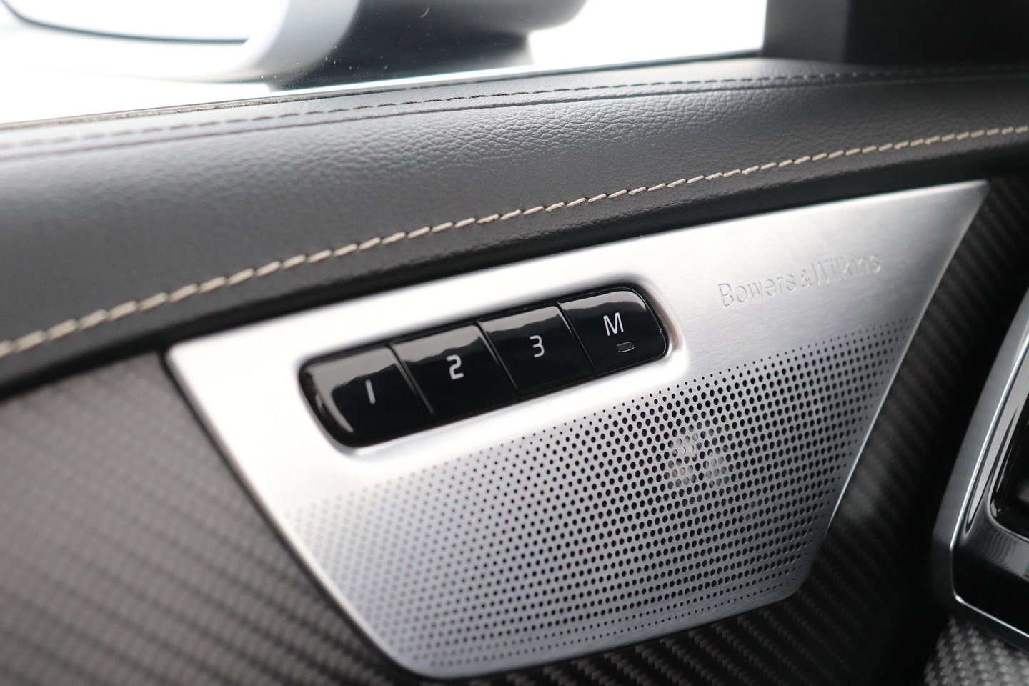 Volvo XC90 T8 Twin Engine R-Design | Luchtvering | Bowers&Wilkins | Panoramadak | 360° Camera | Head-Up | BLIS | Trekhaak | ACC