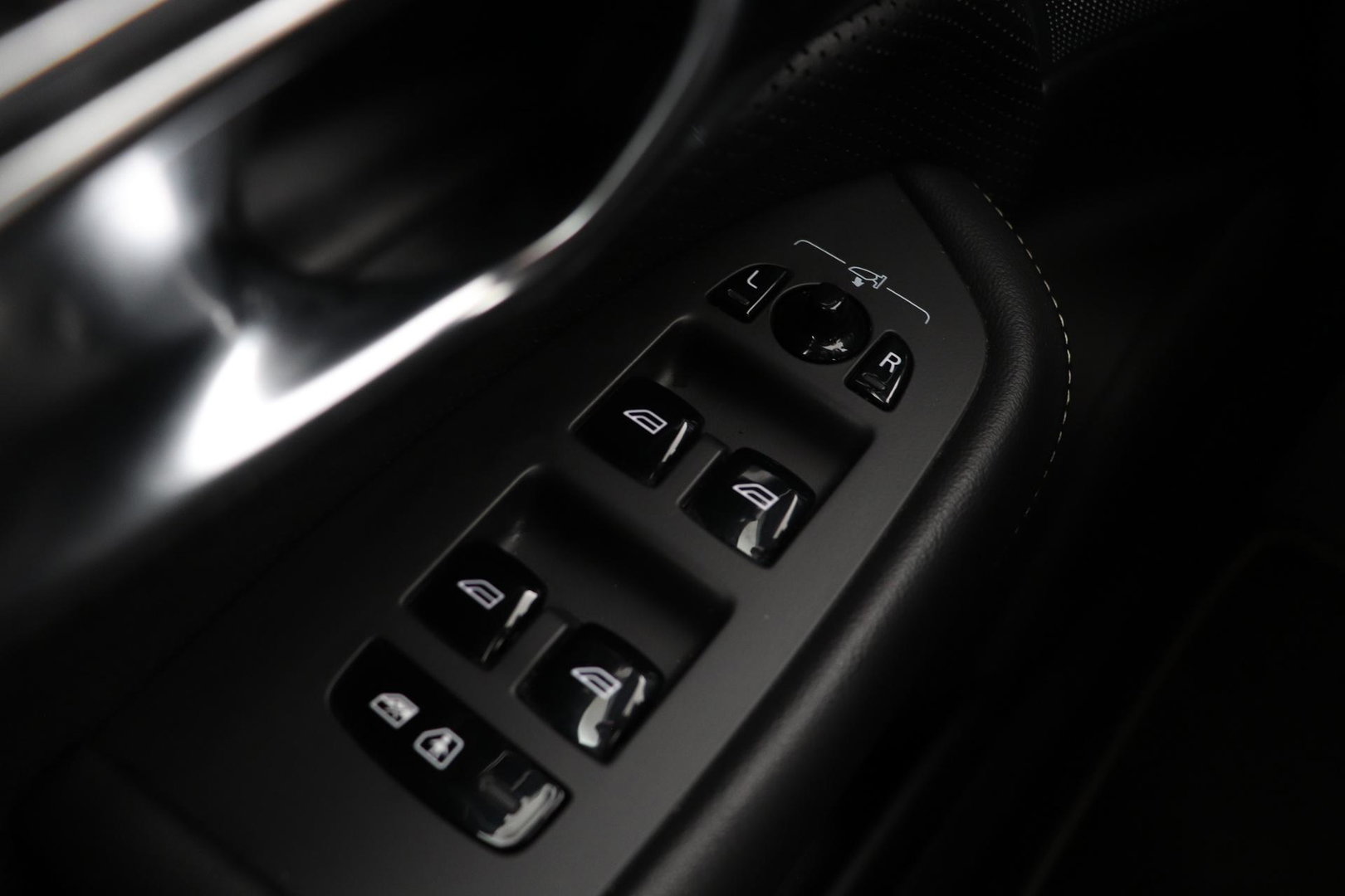 Volvo XC90 T8 Twin Engine R-Design | Luchtvering | Bowers&Wilkins | Panoramadak | 360° Camera | Head-Up | BLIS | Trekhaak | ACC
