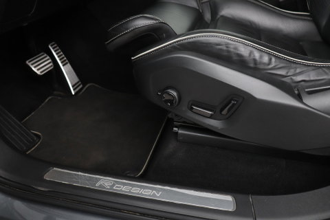 Volvo XC90 T8 Twin Engine R-Design | Luchtvering | Bowers&Wilkins | Panoramadak | 360° Camera | Head-Up | BLIS | Trekhaak | ACC