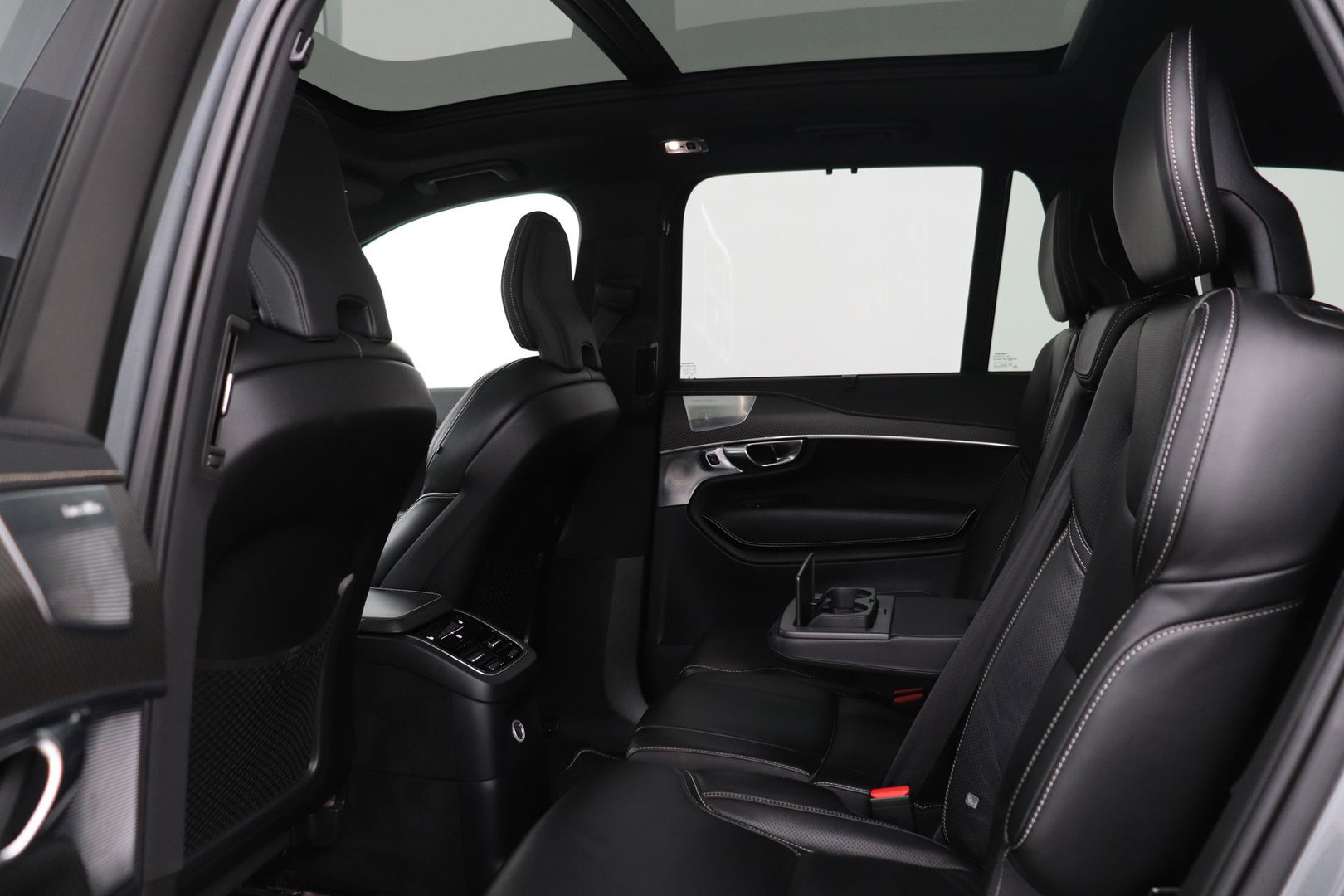 Volvo XC90 T8 Twin Engine R-Design | Luchtvering | Bowers&Wilkins | Panoramadak | 360° Camera | Head-Up | BLIS | Trekhaak | ACC