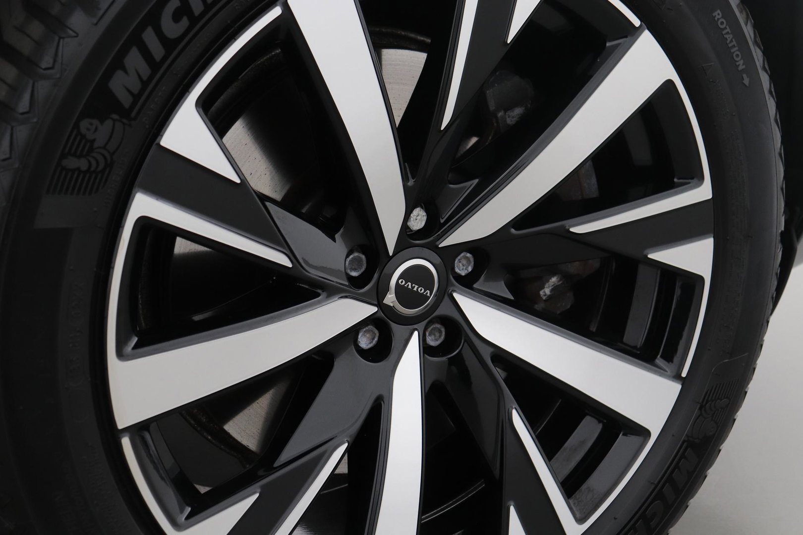 Volvo XC90 T8 Twin Engine R-Design | Luchtvering | Bowers&Wilkins | Panoramadak | 360° Camera | Head-Up | BLIS | Trekhaak | ACC