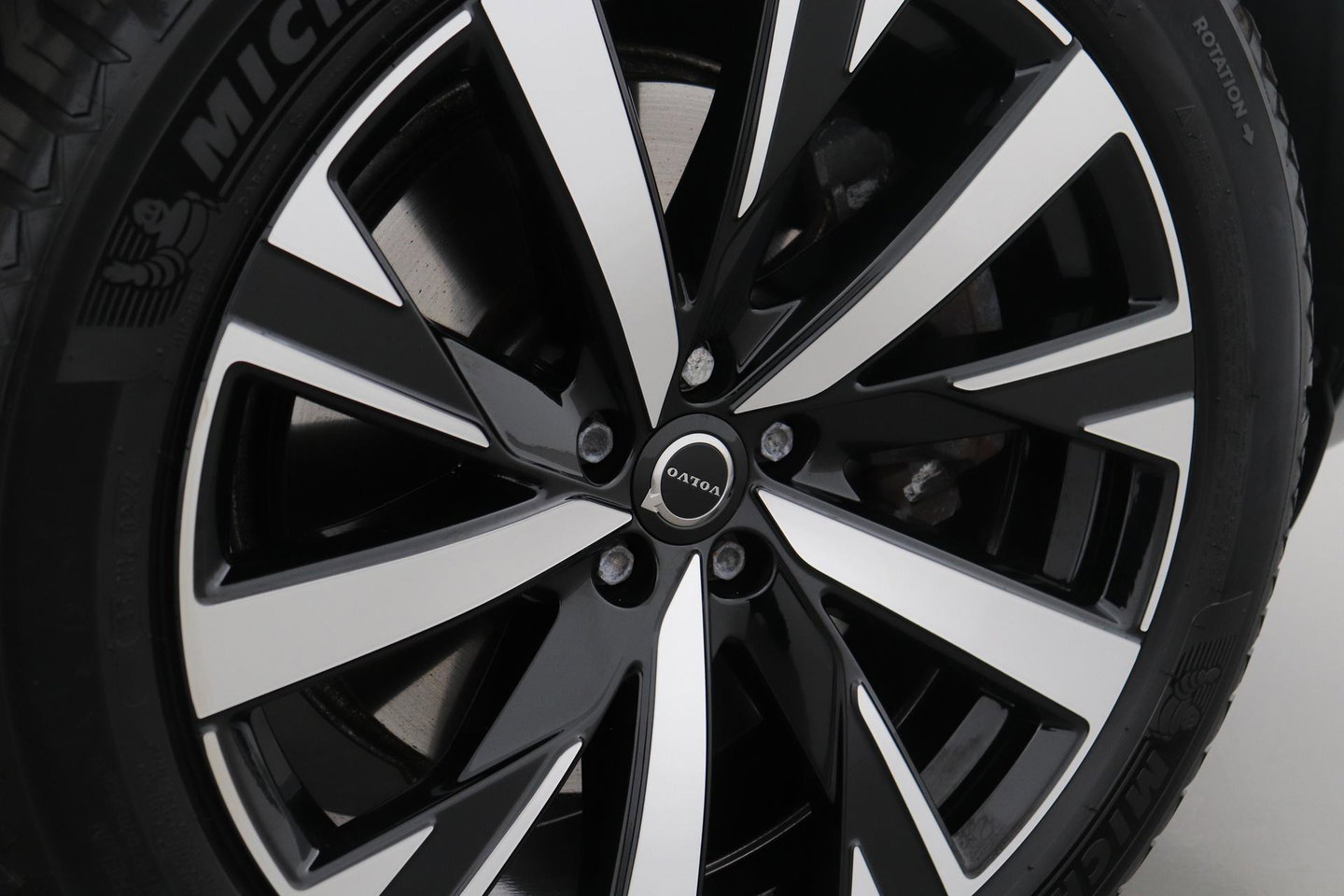 Volvo XC90 T8 Twin Engine R-Design | Luchtvering | Bowers&Wilkins | Panoramadak | 360° Camera | Head-Up | BLIS | Trekhaak | ACC