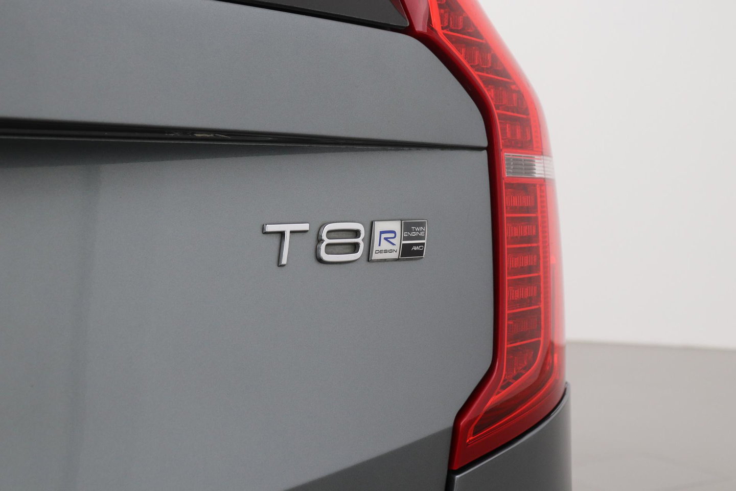 Volvo XC90 T8 Twin Engine R-Design | Luchtvering | Bowers&Wilkins | Panoramadak | 360° Camera | Head-Up | BLIS | Trekhaak | ACC