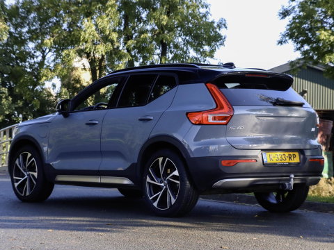 Volvo XC40 T5 Recharge R-Design 262PK Panoramadak Harman Kardon Trekhaak 1e eig. Volvo dealeronderhouden!