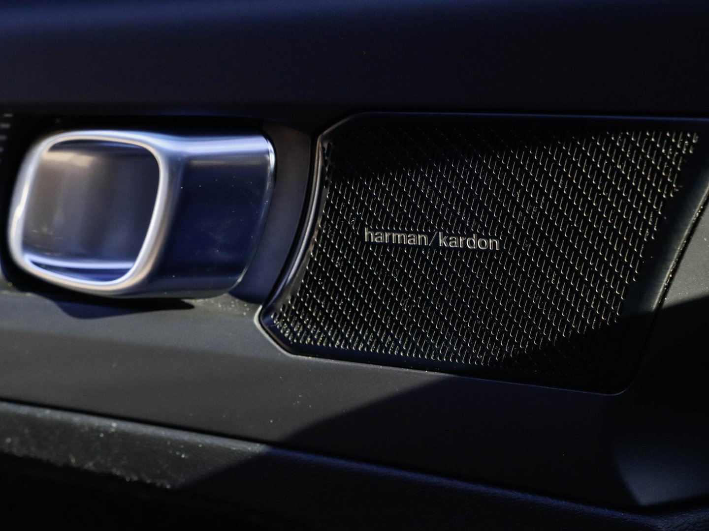 Volvo XC40 T5 Recharge R-Design 262PK Panoramadak Harman Kardon Trekhaak 1e eig. Volvo dealeronderhouden!