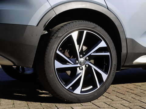 Volvo XC40 T5 Recharge R-Design 262PK Panoramadak Harman Kardon Trekhaak 1e eig. Volvo dealeronderhouden!