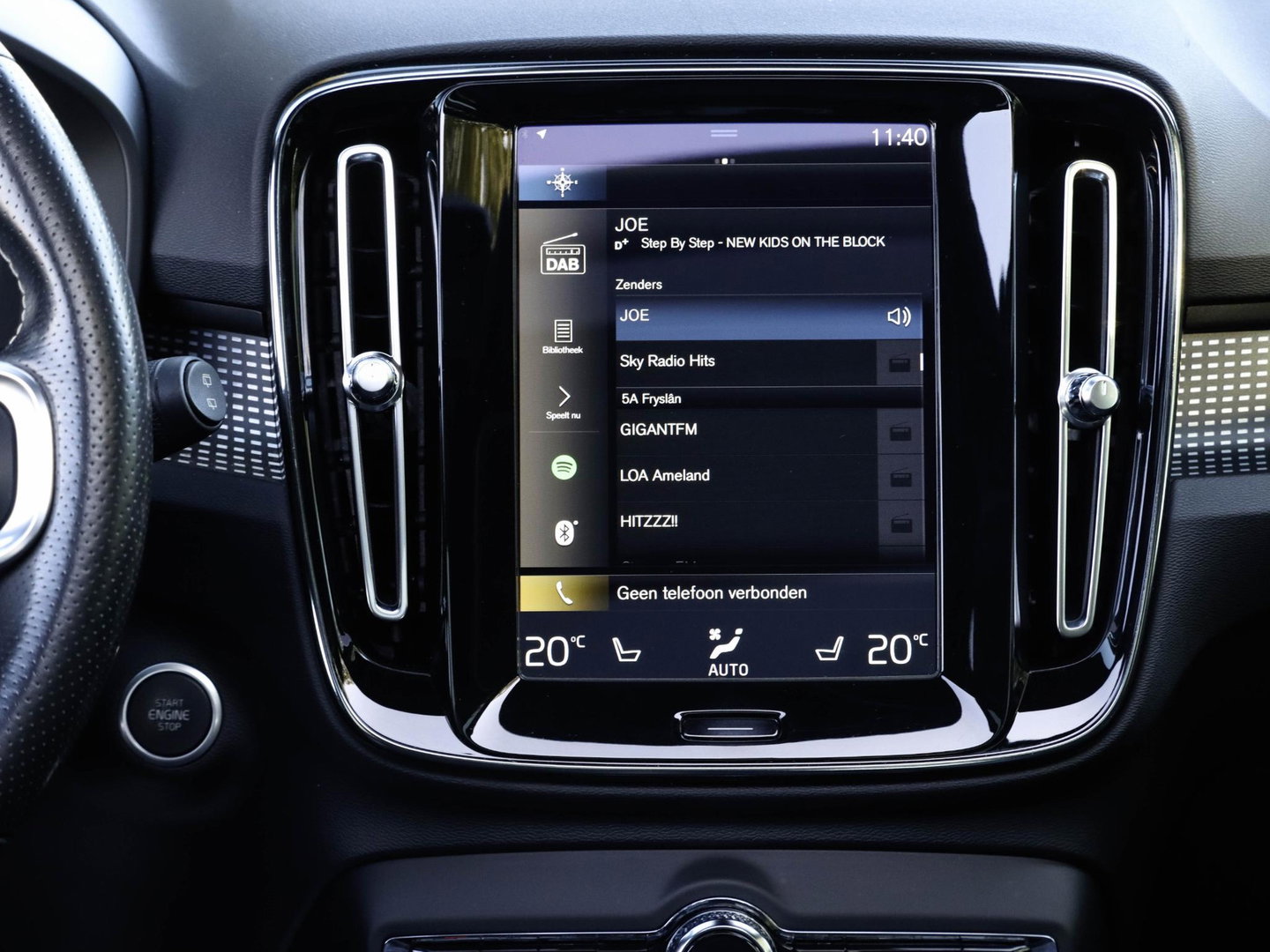 Volvo XC40 T5 Recharge R-Design 262PK Panoramadak Harman Kardon Trekhaak 1e eig. Volvo dealeronderhouden!