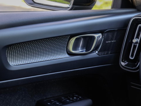 Volvo XC40 T5 Recharge R-Design 262PK Panoramadak Harman Kardon Trekhaak 1e eig. Volvo dealeronderhouden!