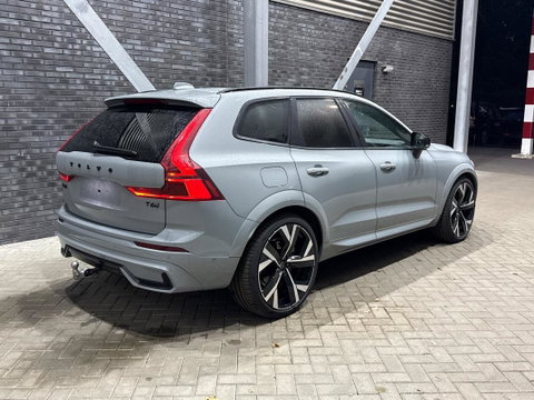 Volvo XC60 T6 Ultra Black Edition | Luchtvering  | 22 Inch | Stoelventilatie | Bowers&Wilkins | Trekhaak | 360° Camera |