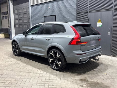 Volvo XC60 T6 Ultra Black Edition | Luchtvering  | 22 Inch | Stoelventilatie | Bowers&Wilkins | Trekhaak | 360° Camera |