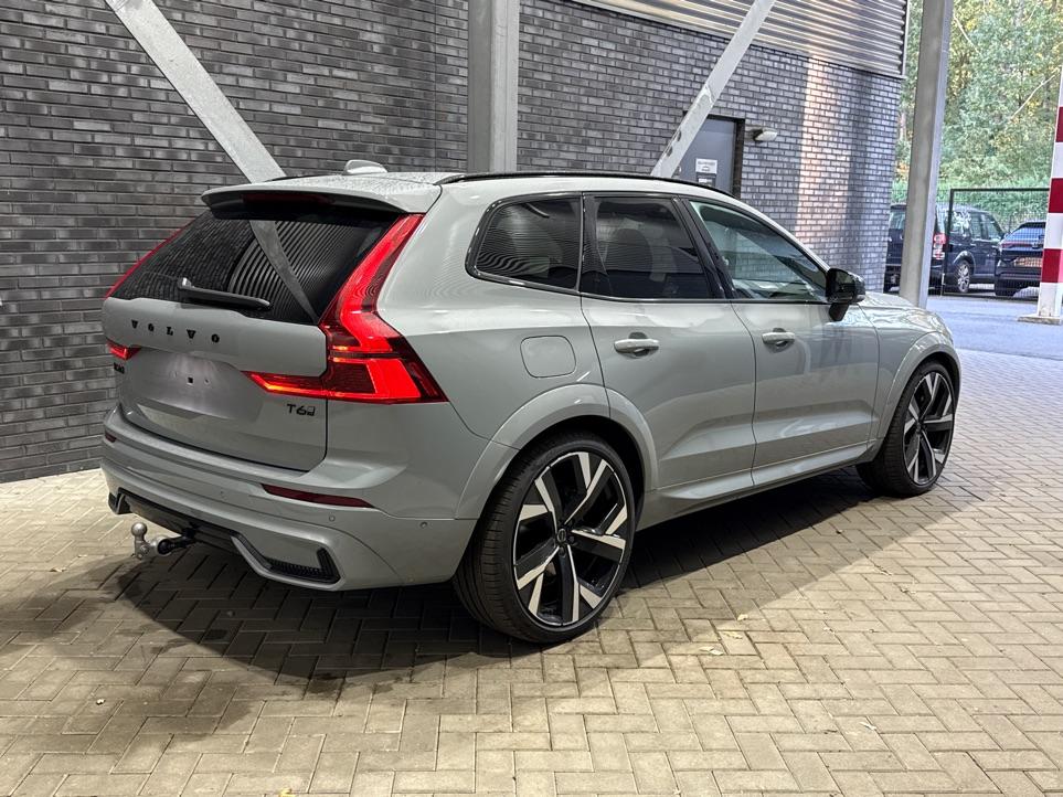 Volvo XC60 T6 Ultra Black Edition | 22 Inch | Bowers&Wilkins | Luchtvering | Trekhaak | 360° Camera | Stoelventilatie