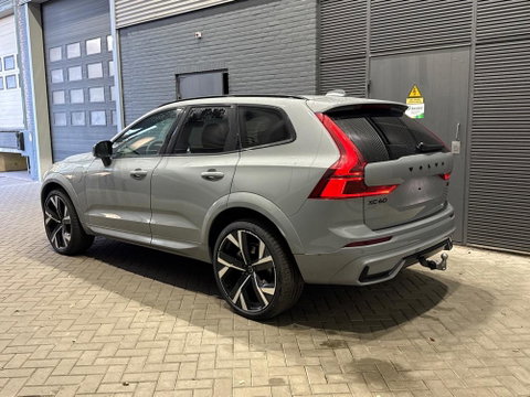 Volvo XC60 T6 Ultra Black Edition | 22 Inch | Bowers&Wilkins | Luchtvering | Trekhaak | 360° Camera | Stoelventilatie