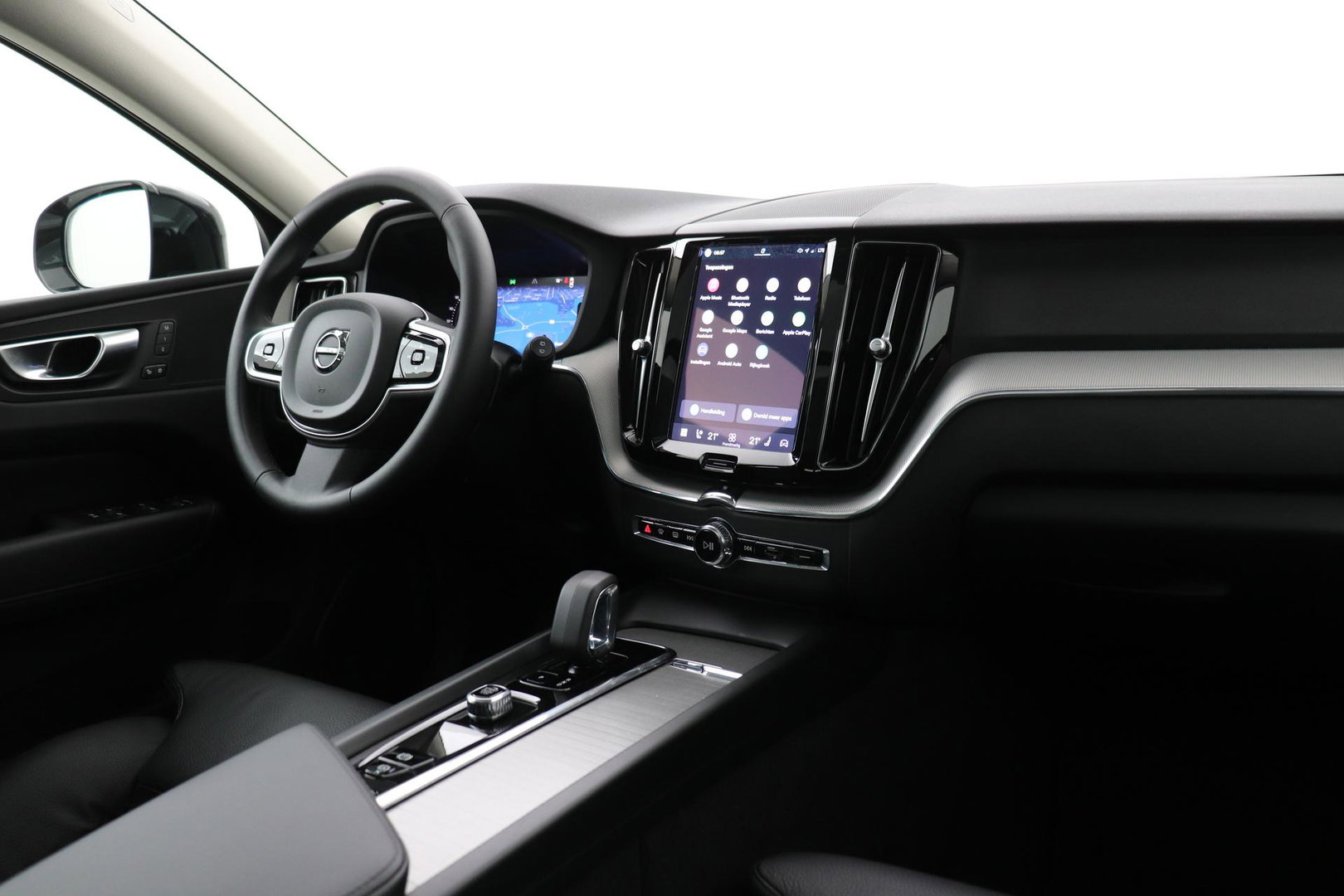 Volvo XC60 T6 Plus Dark | Panoramadak | Trekhaak | ACC | Pilot Assist | Memory | Stoel+Stuurverwarming | Keyless | Camera