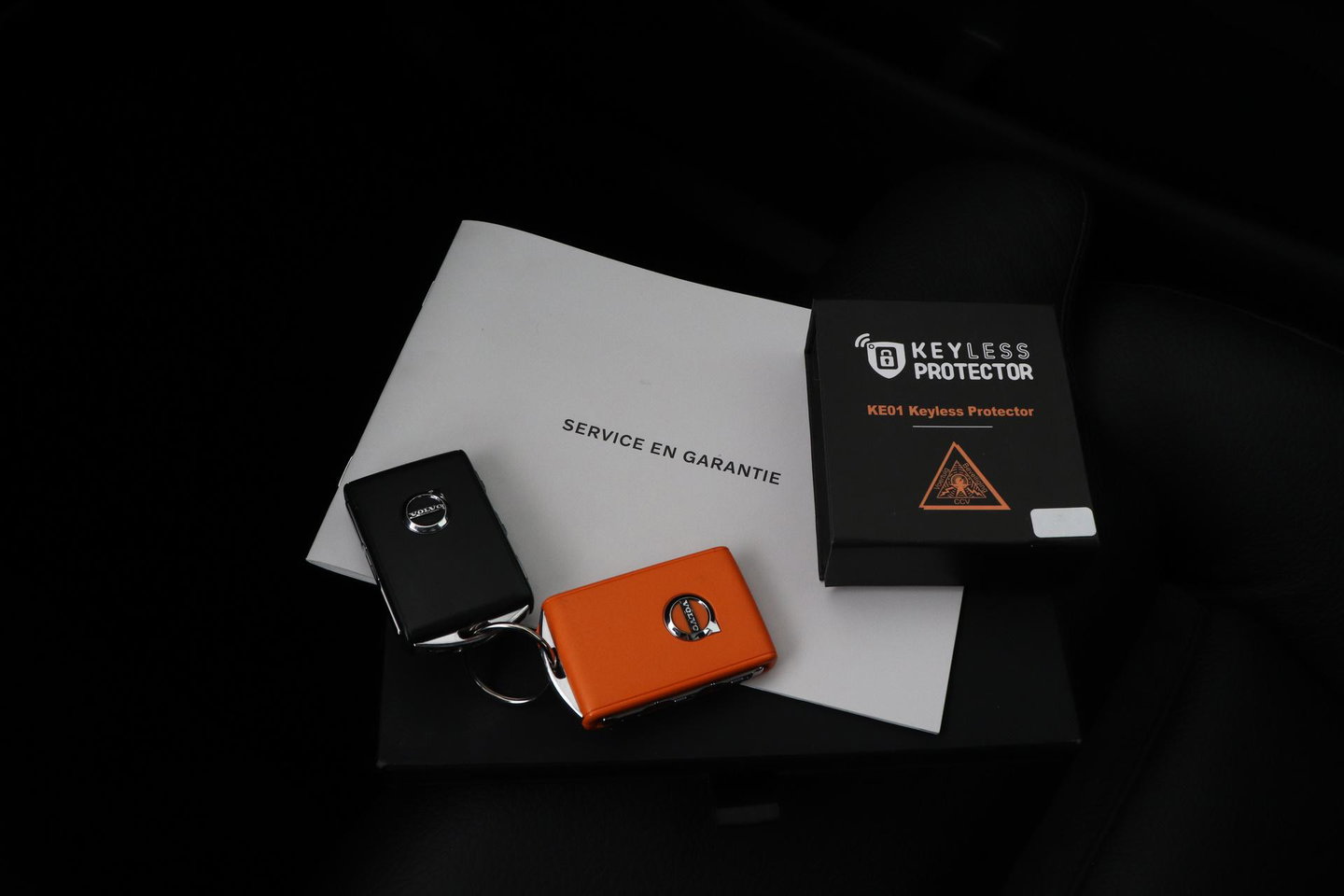 Volvo XC60 T6 Plus Dark | Panoramadak | Trekhaak | ACC | Pilot Assist | Memory | Stoel+Stuurverwarming | Keyless | Camera
