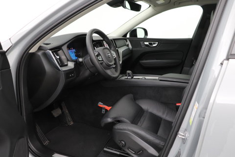 Volvo XC60 T6 Plus Dark | Panoramadak | Trekhaak | ACC | Pilot Assist | Memory | Stoel+Stuurverwarming | Keyless | Camera