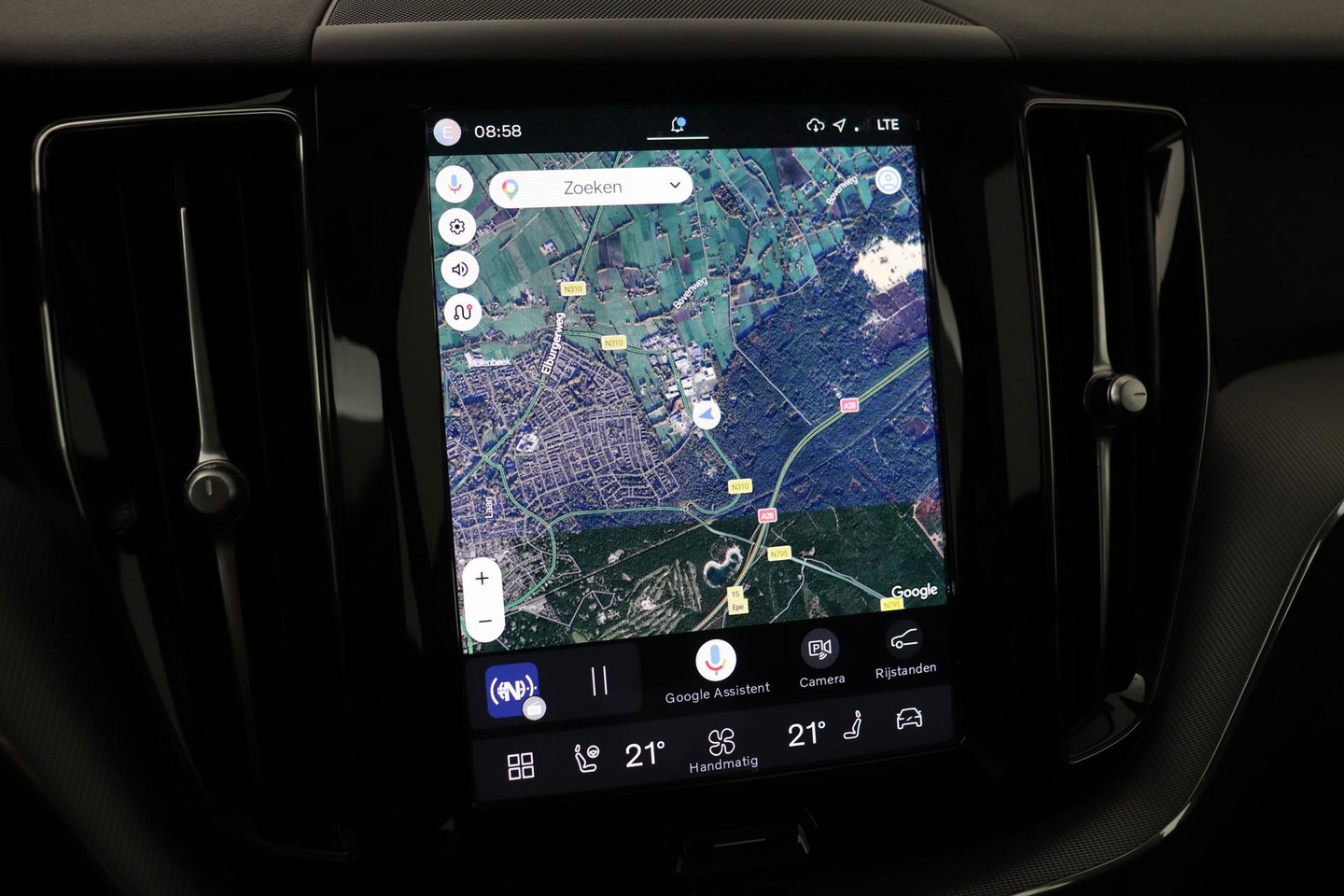 Volvo XC60 T6 Plus Dark | Panoramadak | Trekhaak | ACC | Pilot Assist | Memory | Stoel+Stuurverwarming | Keyless | Camera