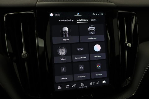 Volvo XC60 T6 Plus Dark | Panoramadak | Trekhaak | ACC | Pilot Assist | Memory | Stoel+Stuurverwarming | Keyless | Camera
