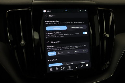 Volvo XC60 T6 Plus Dark | Panoramadak | Trekhaak | ACC | Pilot Assist | Memory | Stoel+Stuurverwarming | Keyless | Camera