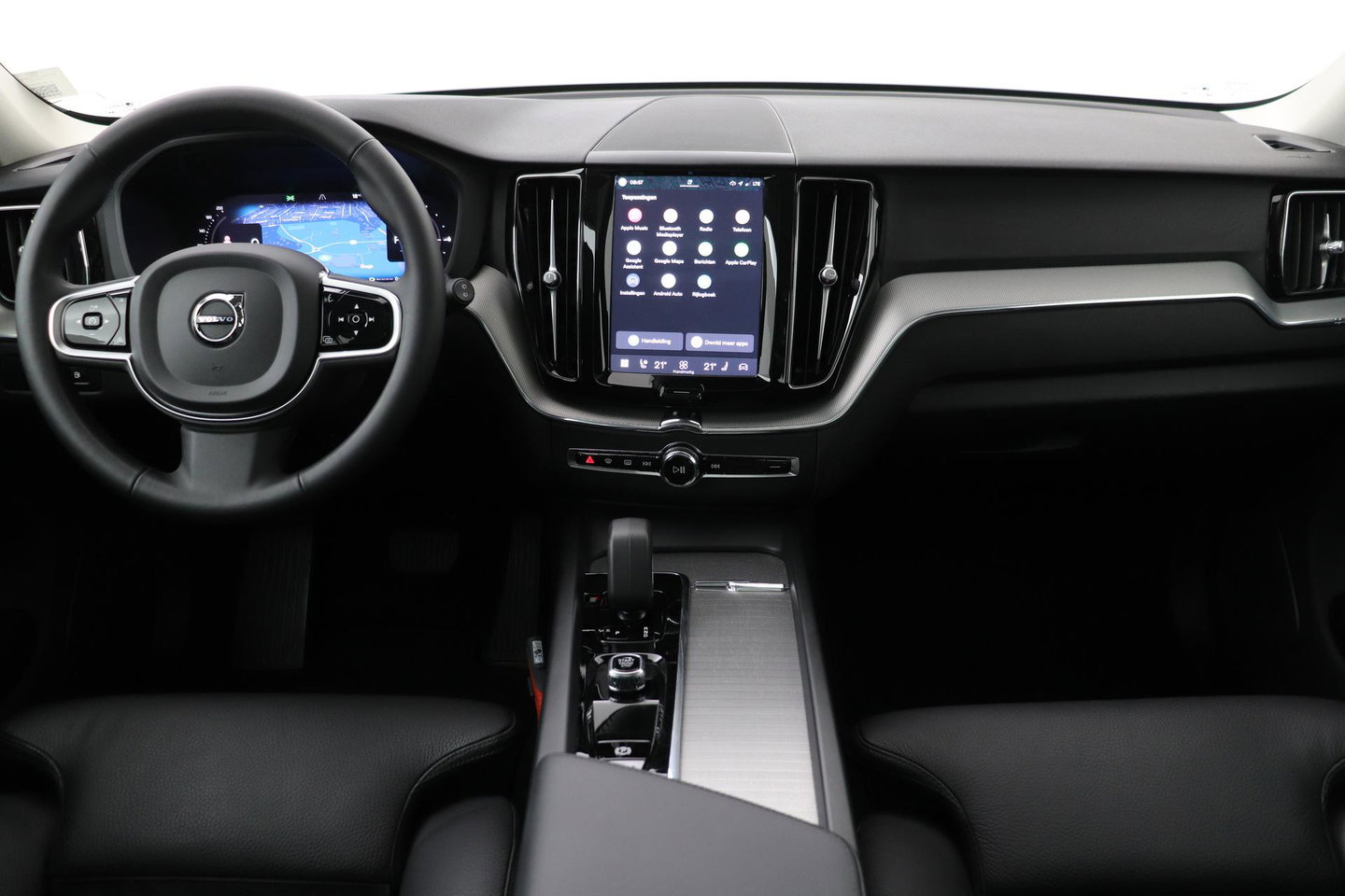 Volvo XC60 T6 Plus Dark | Panoramadak | Trekhaak | ACC | Pilot Assist | Memory | Stoel+Stuurverwarming | Keyless | Camera