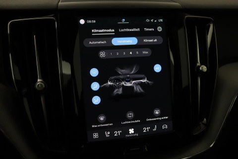 Volvo XC60 T6 Plus Dark | Panoramadak | Trekhaak | ACC | Pilot Assist | Memory | Stoel+Stuurverwarming | Keyless | Camera