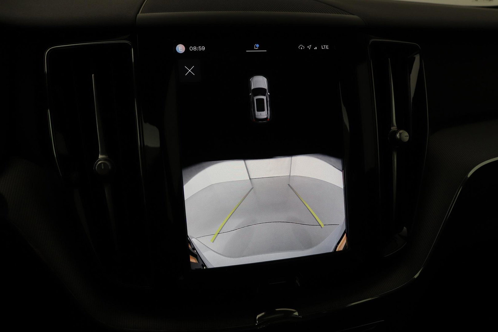 Volvo XC60 T6 Plus Dark | Panoramadak | Trekhaak | ACC | Pilot Assist | Memory | Stoel+Stuurverwarming | Keyless | Camera