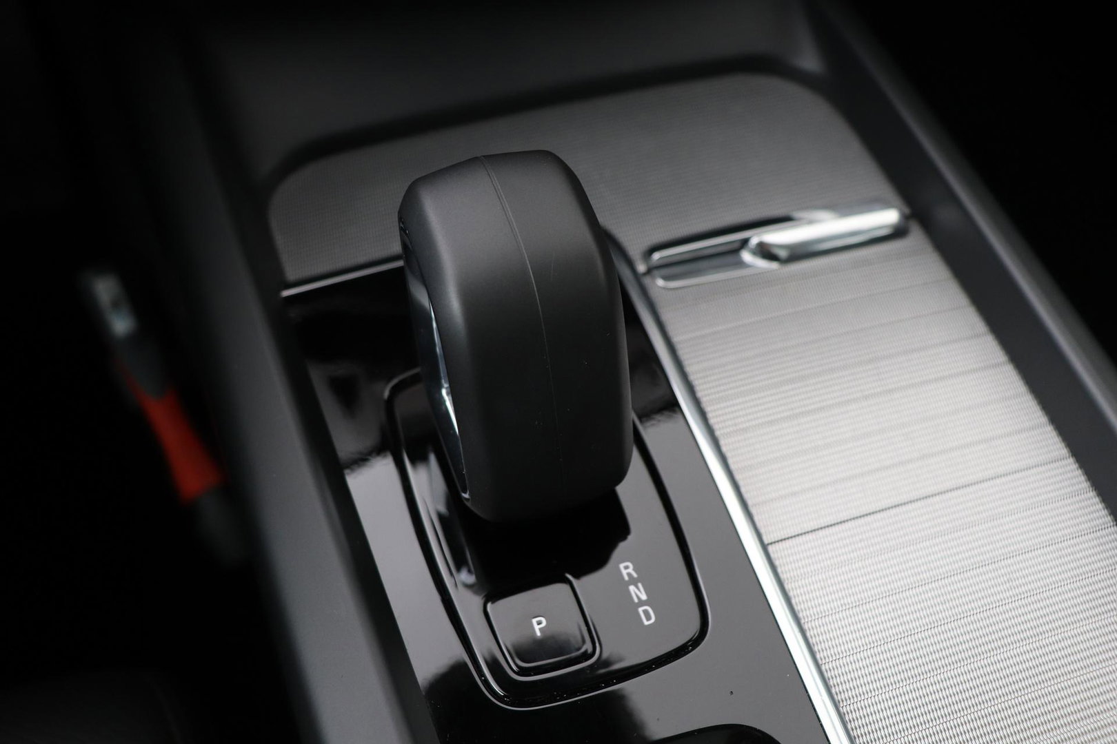 Volvo XC60 T6 Plus Dark | Panoramadak | Trekhaak | ACC | Pilot Assist | Memory | Stoel+Stuurverwarming | Keyless | Camera