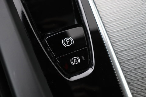 Volvo XC60 T6 Plus Dark | Panoramadak | Trekhaak | ACC | Pilot Assist | Memory | Stoel+Stuurverwarming | Keyless | Camera
