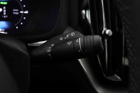 Volvo XC60 T6 Plus Dark | Panoramadak | Trekhaak | ACC | Pilot Assist | Memory | Stoel+Stuurverwarming | Keyless | Camera