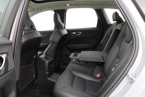 Volvo XC60 T6 Plus Dark | Panoramadak | Trekhaak | ACC | Pilot Assist | Memory | Stoel+Stuurverwarming | Keyless | Camera
