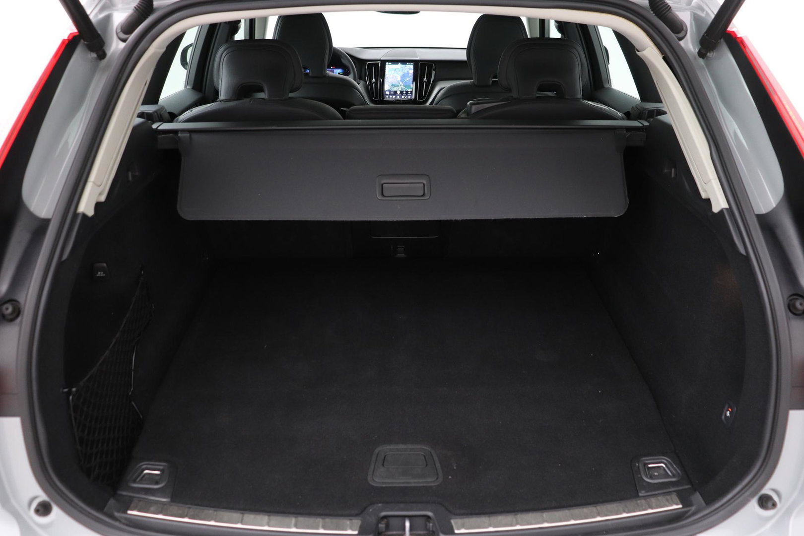 Volvo XC60 T6 Plus Dark | Panoramadak | Trekhaak | ACC | Pilot Assist | Memory | Stoel+Stuurverwarming | Keyless | Camera