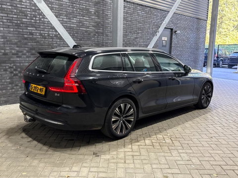 Volvo V60 B4 Plus Bright | ACC | Harman/Kardon | Trekhaak | 360° Camera | Stoel+Stuurverwarming | Keyless | Leder | 18 Inch