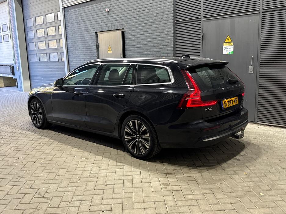 Volvo V60 B4 Plus Bright | ACC | Harman/Kardon | Trekhaak | 360° Camera | Stoel+Stuurverwarming | Keyless | Leder | 18 Inch