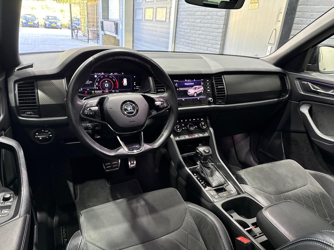 Škoda Kodiaq 1.5 TSI Sportline Business 7p. | Panoramadak | ACC | Trekhaak | Keyless | Stoel+Stuurverwarming | Camera | Lane Assist