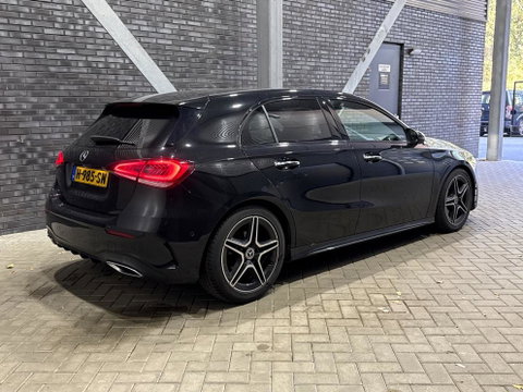 Mercedes-Benz A-Klasse 180 Business Solution AMG | Panoramadak | Nightpakket | Keyless | Memory | Camera | Stoelverwarming | 18 Inch