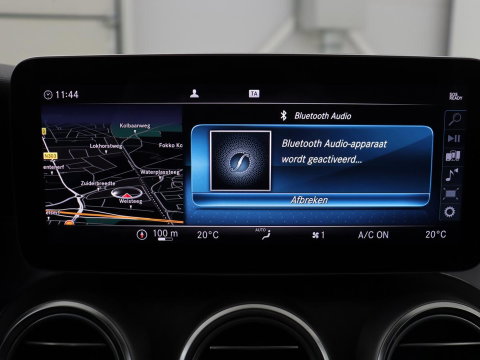 Mercedes-Benz C-Klasse 300 AMG Line Avantgarde | Leder/alcantara | Adaptive cruise | 258 pk | Camera | Park assist | Navigatie | Stoelverwarming | Virtual cockpit | Carplay | Full LED |
