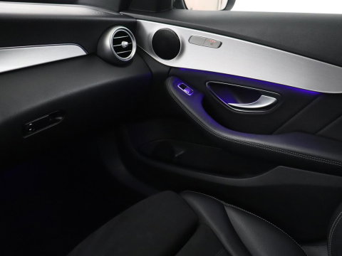 Mercedes-Benz C-Klasse 300 AMG Line Avantgarde | Leder/alcantara | Adaptive cruise | 258 pk | Camera | Park assist | Navigatie | Stoelverwarming | Virtual cockpit | Carplay | Full LED |